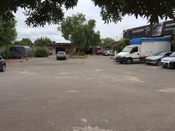 EDIFICIO COMERCIAL - Frente a COTO