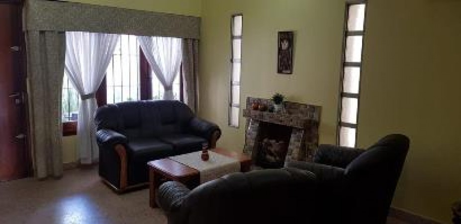 EXCELENTE PROPIEDAD - PERMUTA CASA / LOTE BARRIO CERRADO en CANNING