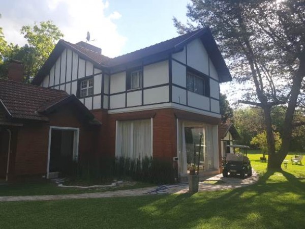 VENTA / ALQUILER ANUAL St THOMAS NORTE- HERMOSA CASA CON INCREIBLE PARQUE Y GRAN QUINCHO