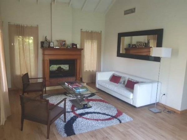 VENTA / ALQUILER ANUAL St THOMAS NORTE- HERMOSA CASA CON INCREIBLE PARQUE Y GRAN QUINCHO