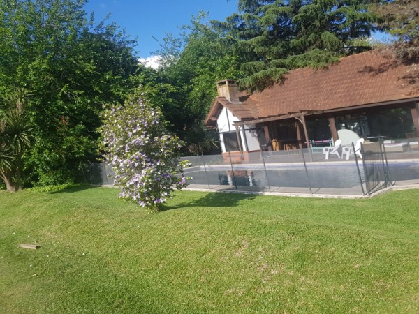 VENTA / ALQUILER ANUAL St THOMAS NORTE- HERMOSA CASA CON INCREIBLE PARQUE Y GRAN QUINCHO