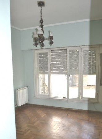 CHALET EN EXCELENTE UBICACIÓN EN MONTE GRANDE