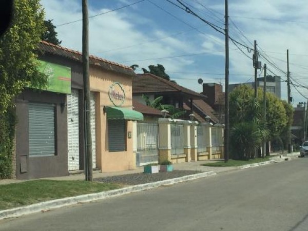 Importante Fraccion sobre Sargento Cabral - Centro Comercial