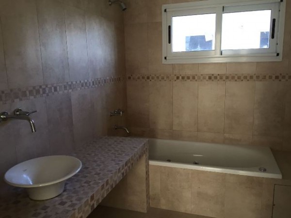 EXCELENTE PROPIEDAD A ESTRENAR - BARRIO PRIVADO VALDEVEZ