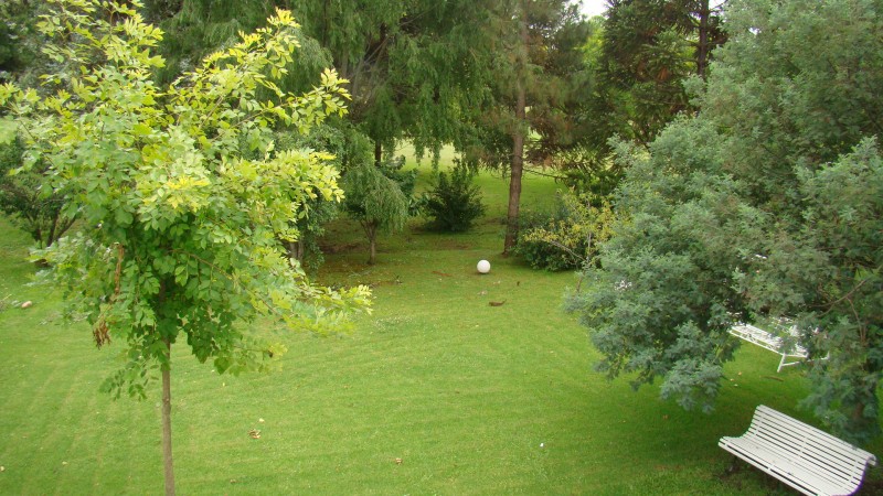 OPORTUNIDAD en EL OMBU - Gran parque al golf