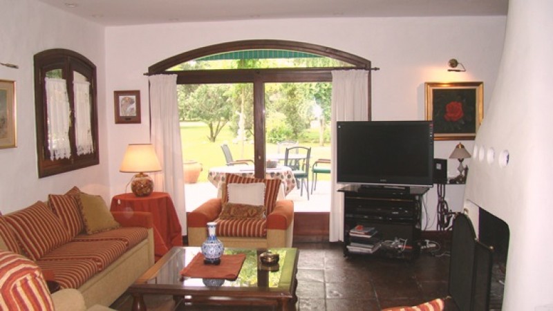 OPORTUNIDAD en EL OMBU - Gran parque al golf