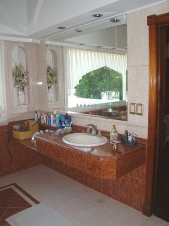 ST THOMAS SUR - EXCELENTE CONSTRUCCION 