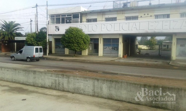 EDIFICIO COMERCIAL - Frente a COTO