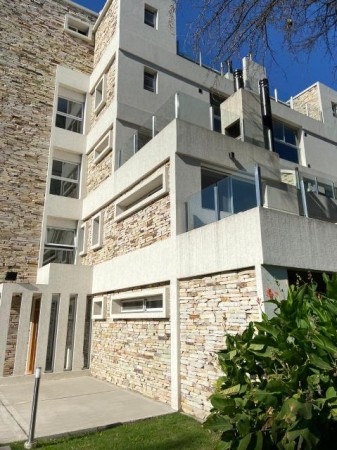 LA VIEJA ESTACION - OPORTUNIDAD A LA VENTA !!!! Monoambiente con gran balcon terraza y cochera