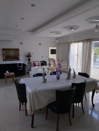 EL OMBU- Excelente propiedad - 4 dormitorios + playroom