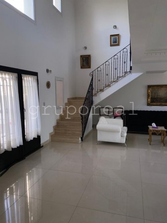 EL OMBU- Excelente propiedad - 4 dormitorios + playroom