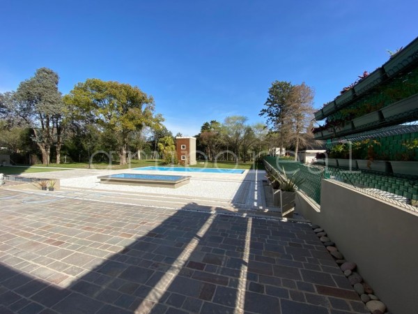 CANNING - Duplex 3 dormitorios con cochera y quincho