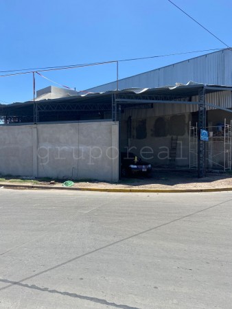 GALPON de 410 m2 en esquina Avda. Maipu y Lamadrid - Ezeiza