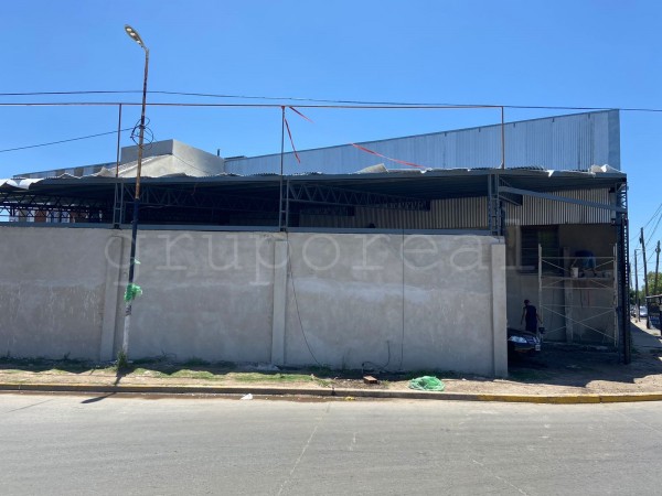 GALPON de 410 m2 en esquina Avda. Maipu y Lamadrid - Ezeiza