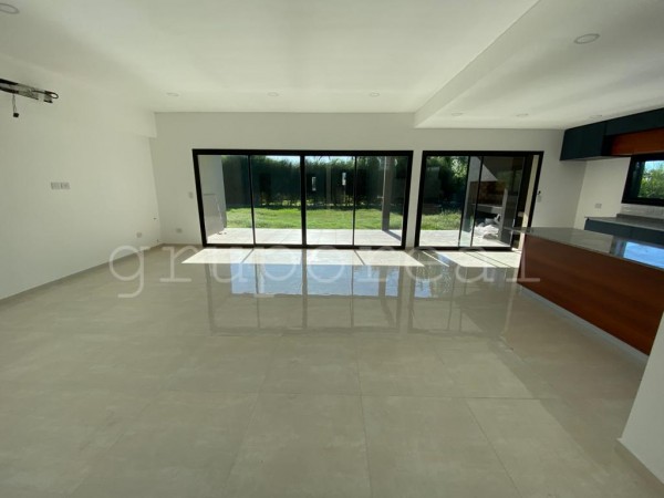 SANTA RITA - Casa 3 dormitorios con patio interno