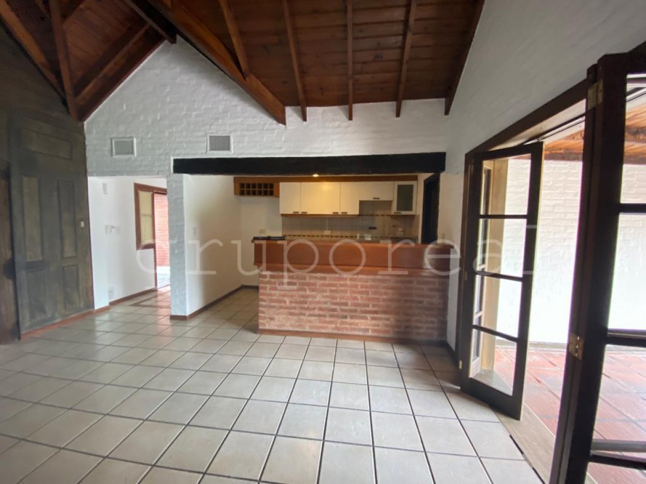 ECHEVERRIA DEL LAGO - Venta con renta