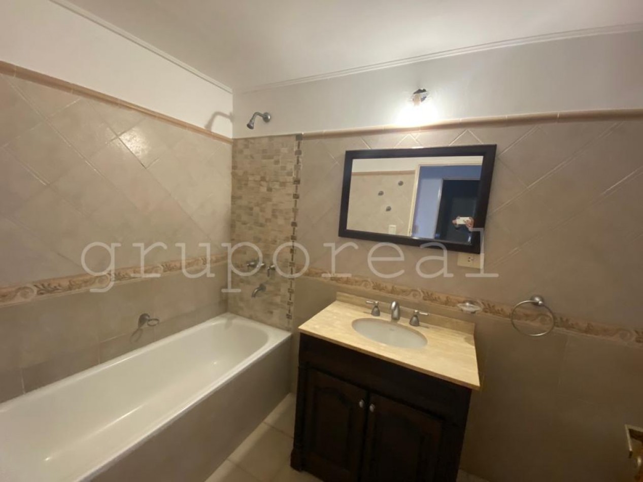ECHEVERRIA DEL LAGO - Venta con renta