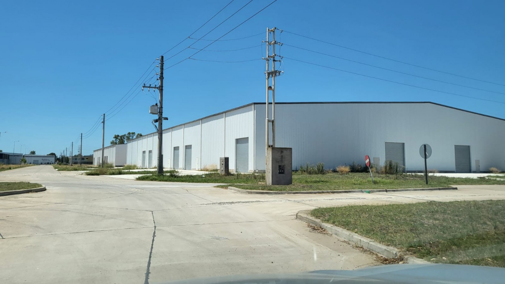 PARQUE INDUSTRIAL SAN VICENTE - Alquiler 2 Naves 5200 m2 c/u