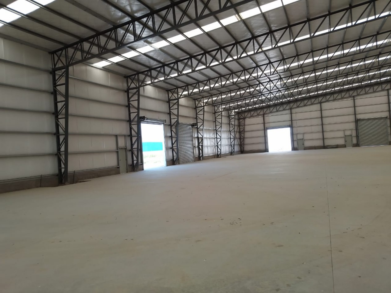 PARQUE INDUSTRIAL SAN VICENTE - Alquiler 2 Naves 5200 m2 c/u