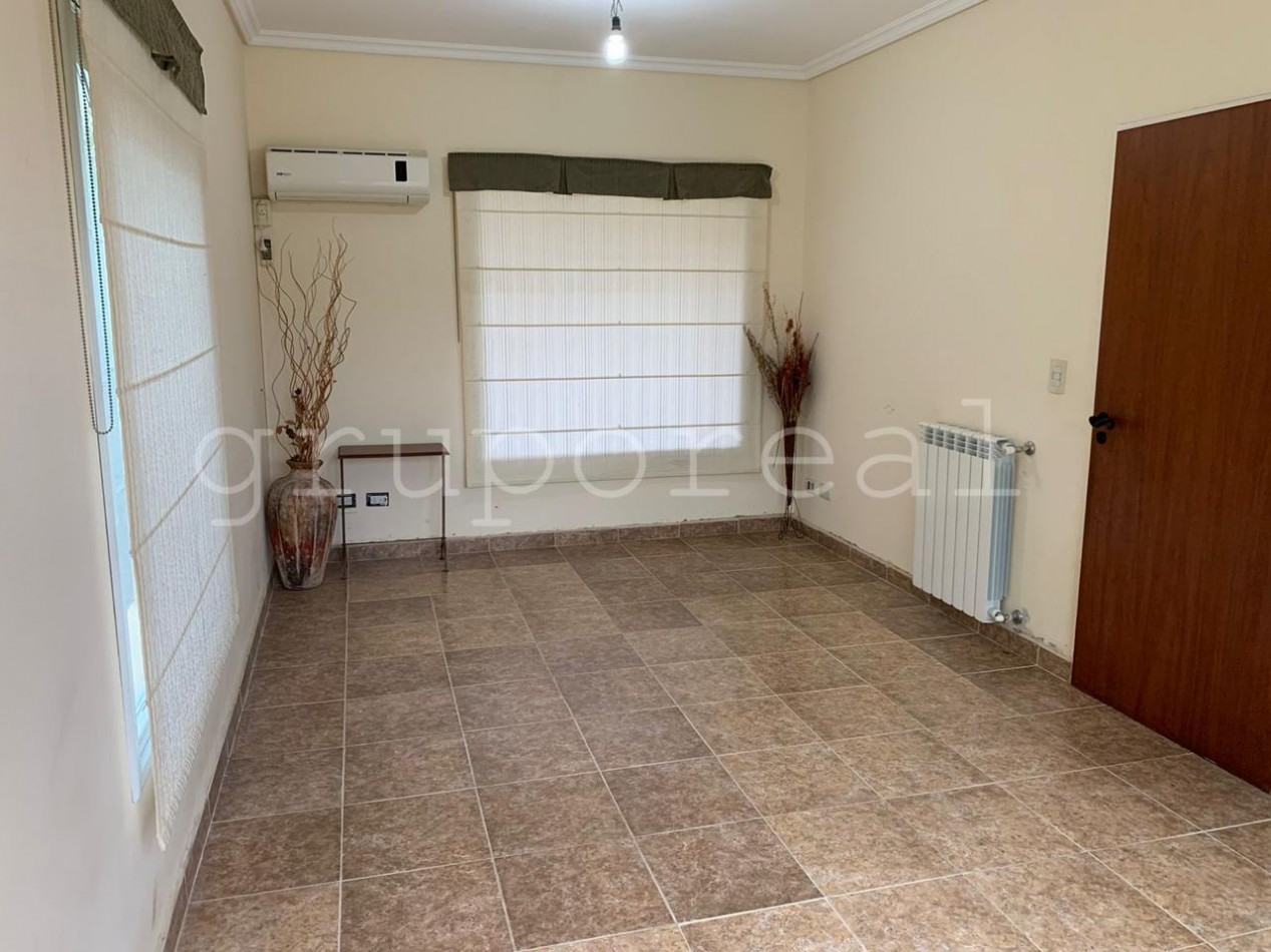 EL ROCIO - Casa estilo colonial sobre gran lote