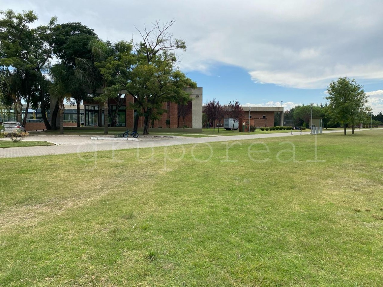 ALTOS DE VALDEVEZ - Departamento 2 amb. con cochera