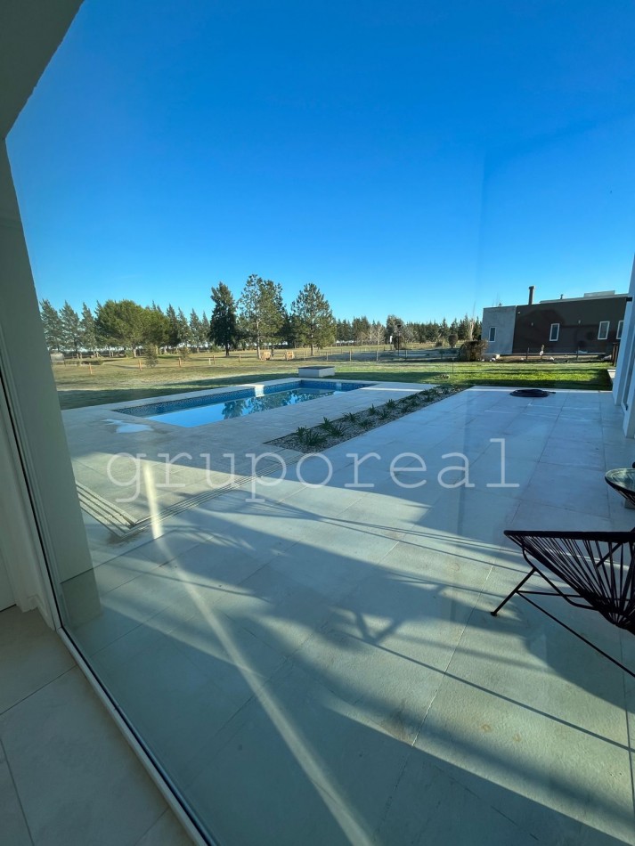 FINCAS DE SAN VICENTE GOLF - Propiedad en una planta . Gran parque y piscina