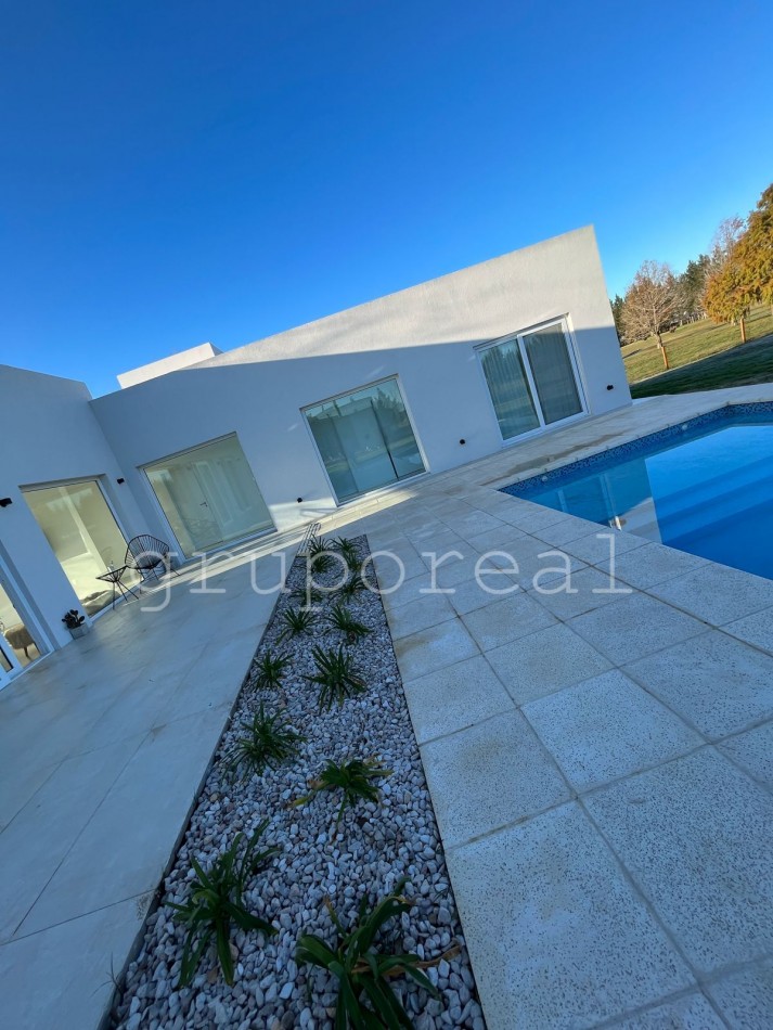 FINCAS DE SAN VICENTE GOLF - Propiedad en una planta . Gran parque y piscina