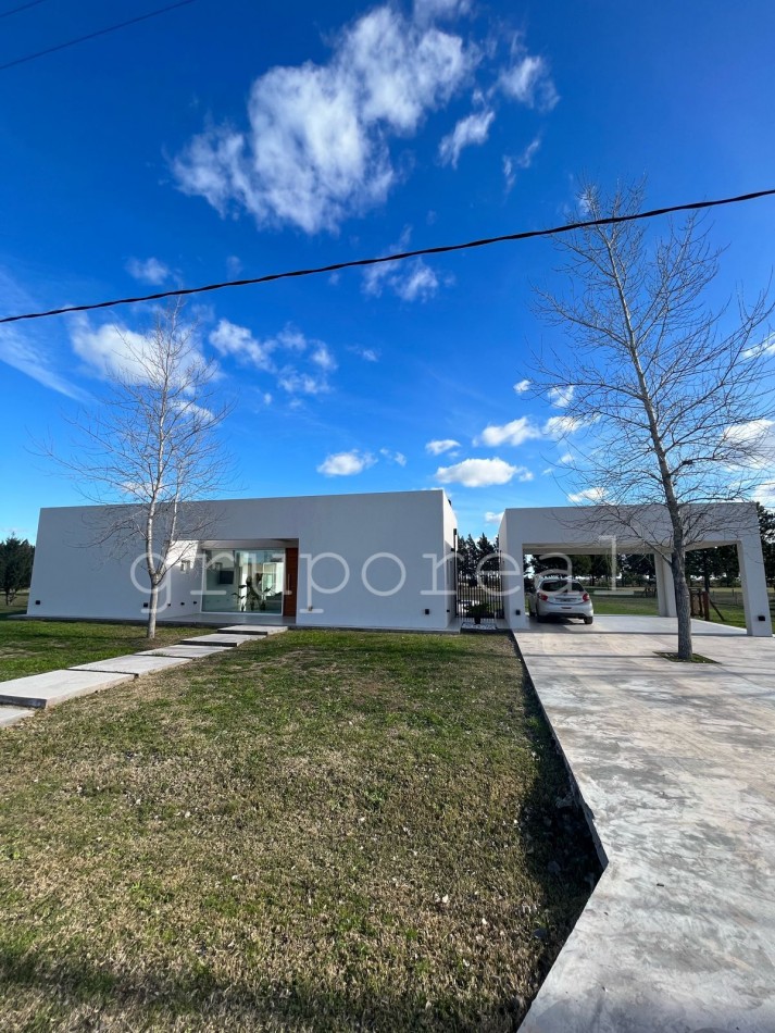 FINCAS DE SAN VICENTE GOLF - Propiedad en una planta . Gran parque y piscina