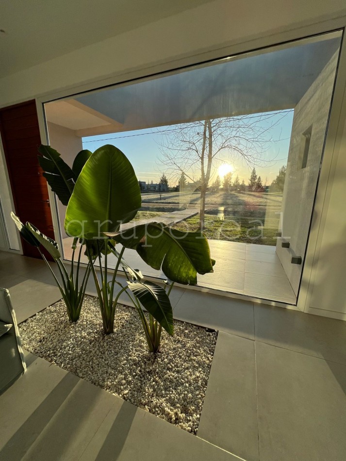 FINCAS DE SAN VICENTE GOLF - Propiedad en una planta . Gran parque y piscina