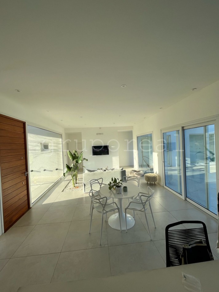 FINCAS DE SAN VICENTE GOLF - Propiedad en una planta . Gran parque y piscina
