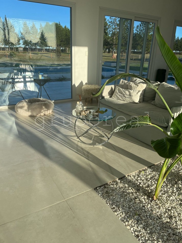 FINCAS DE SAN VICENTE GOLF - Propiedad en una planta . Gran parque y piscina