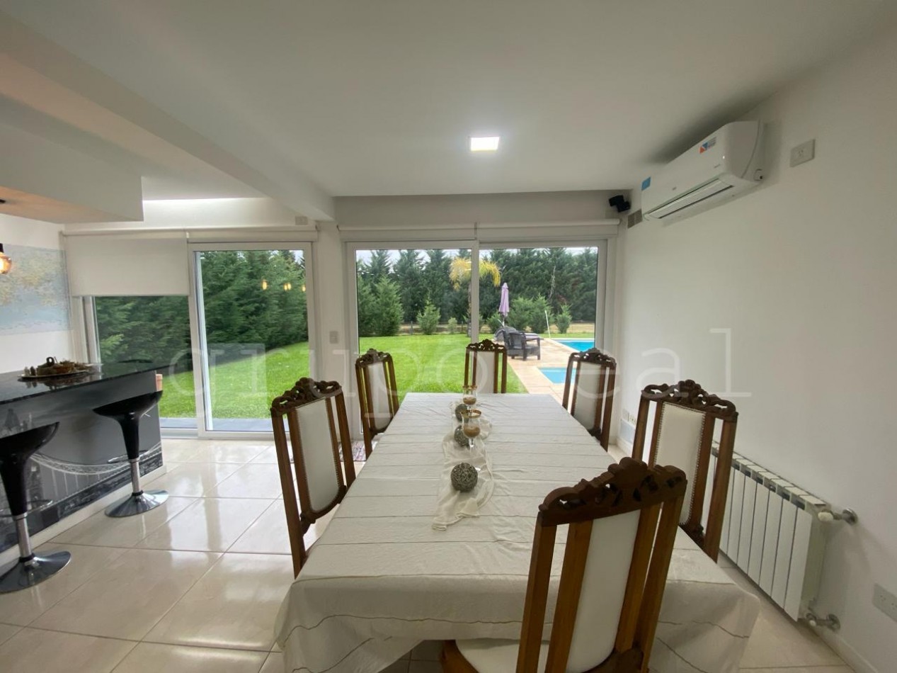 EL REBENQUE - Casa estilo moderno, superluminosa. Posibilidad de Permuta