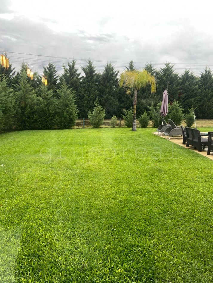 EL REBENQUE - Casa estilo moderno, superluminosa. Posibilidad de Permuta