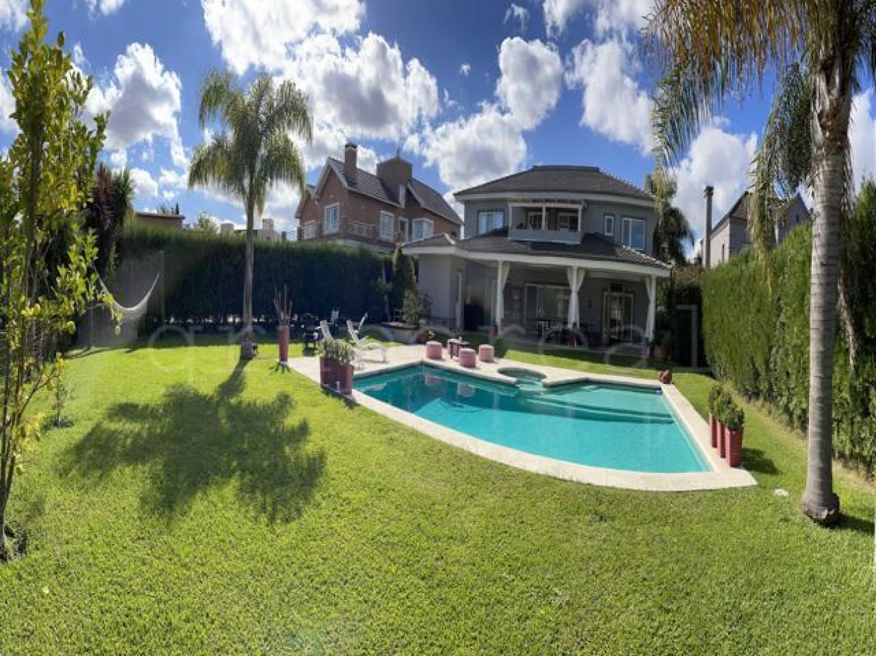 EL ROCIO - Excelente propiedad a la venta 4 dormitorios + escritorio