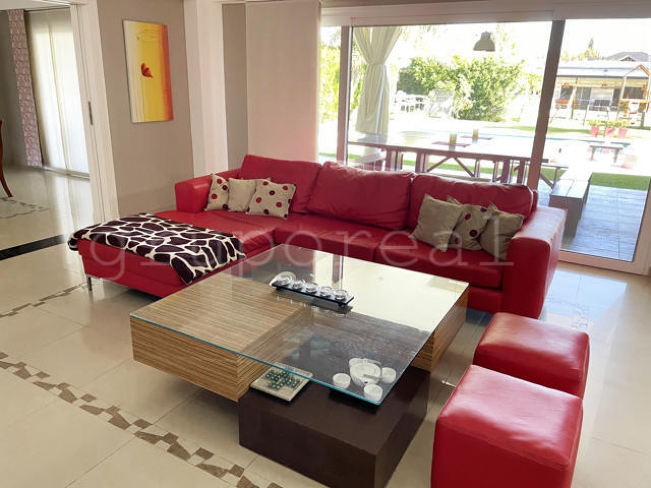 EL ROCIO - Excelente propiedad a la venta 4 dormitorios + escritorio