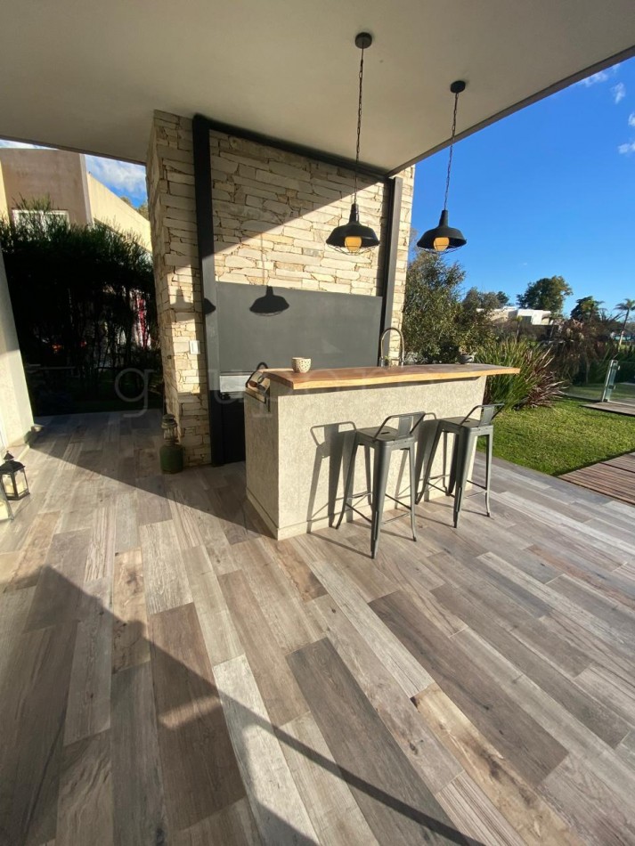 TERRALAGOS - Moderna residencia con fondo a la laguna