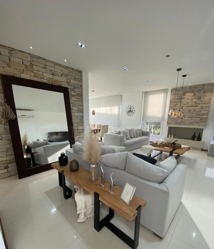 TERRALAGOS - Moderna residencia con fondo a la laguna