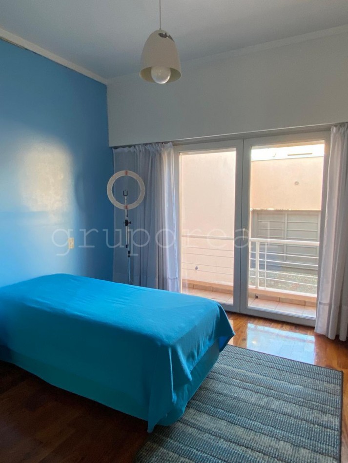 Destacada Residencia a la Venta, con gran parque piscina y quincho