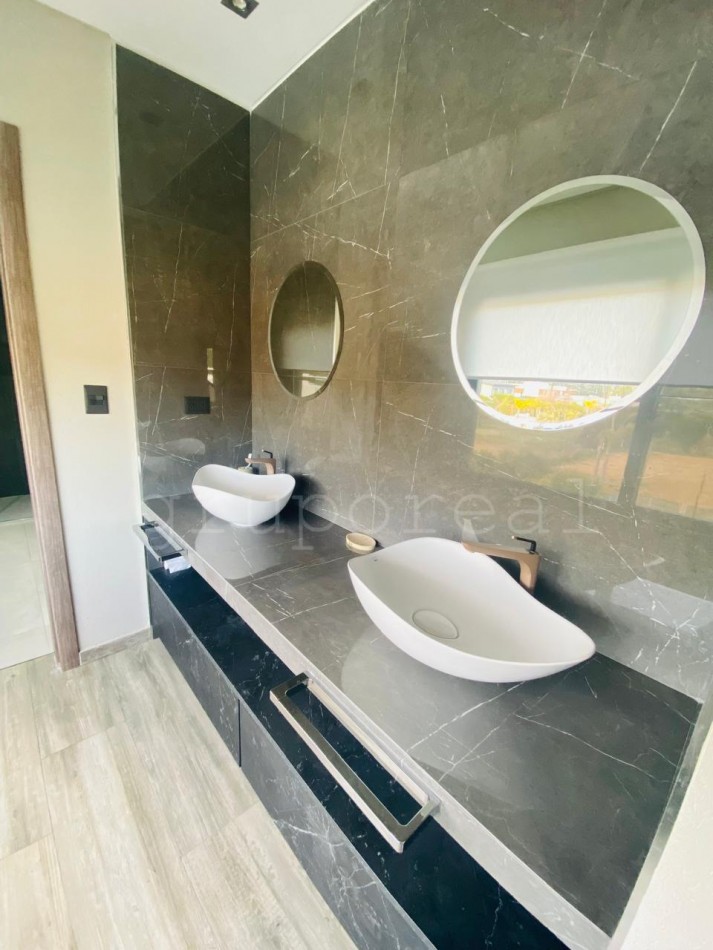FINCAS DEL ALBA - Excelente propiedad con 4 dormitorios + escritorio + gimnasio/playroom