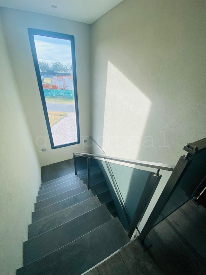 FINCAS DEL ALBA - Excelente propiedad con 4 dormitorios + escritorio + gimnasio/playroom