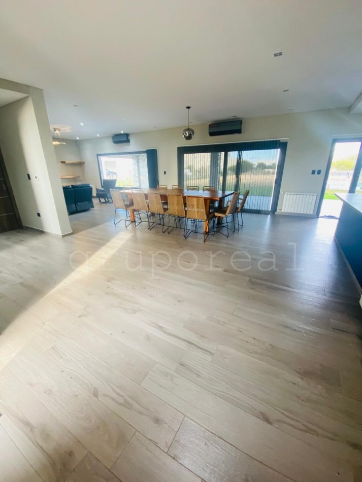 FINCAS DEL ALBA - Excelente propiedad con 4 dormitorios + escritorio + gimnasio/playroom
