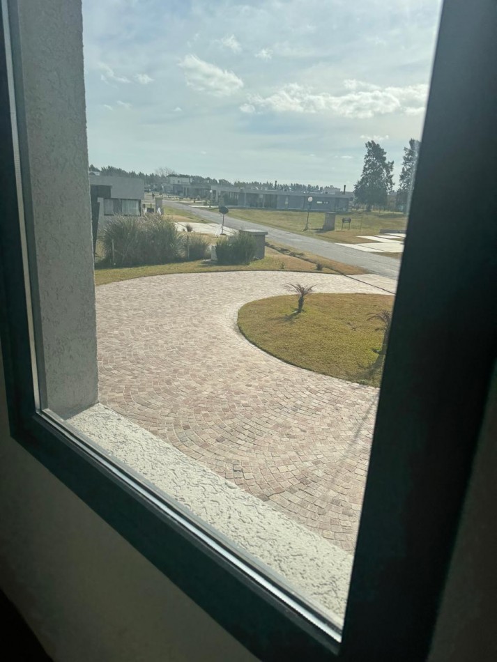 FINCAS DEL ALBA - Excelente propiedad con 4 dormitorios + escritorio + gimnasio/playroom