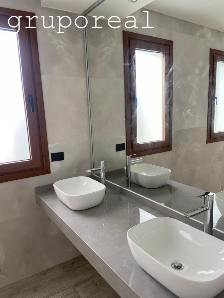 CANNING CHICO - Casa a estrenar con 3 suites + dormitorio en Planta Baja