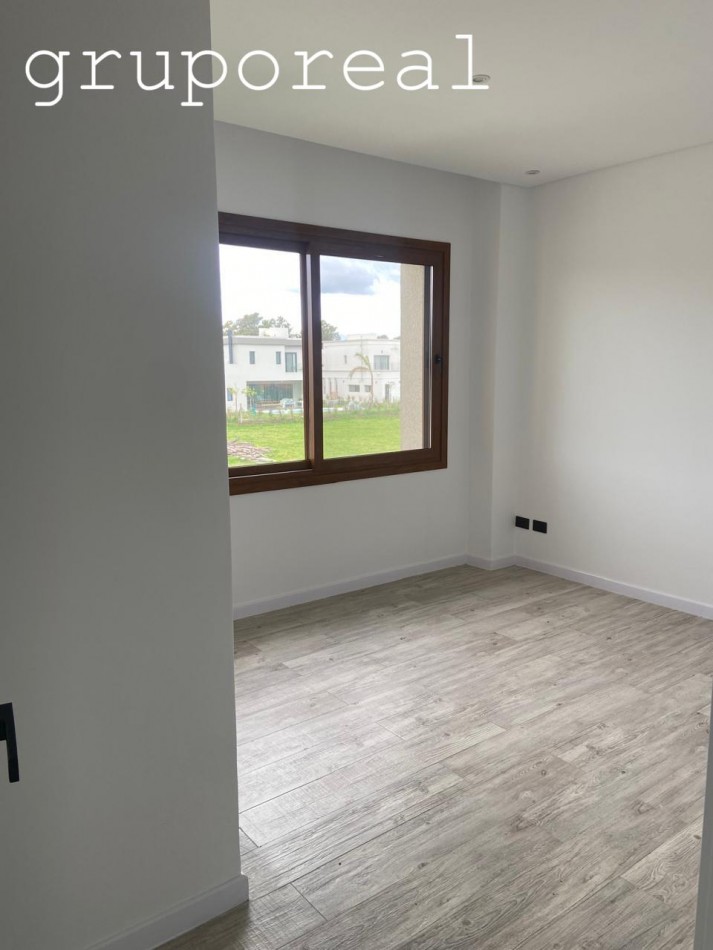 CANNING CHICO - Casa a estrenar con 3 suites + dormitorio en Planta Baja