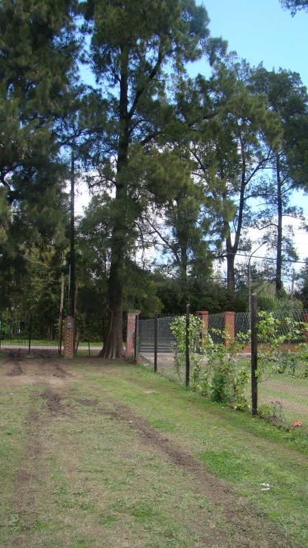 CASA SOBRE EXCELENTE LOTE A DOS CALLES - IDEAL INVERSORES