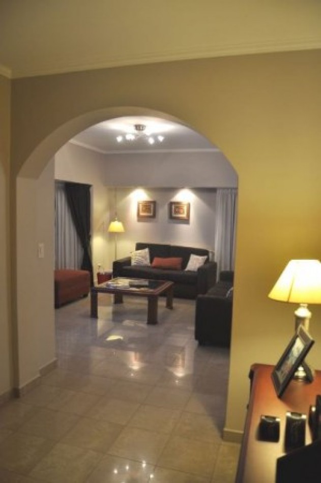 CASA QUINTA BARRIO EL TREBOL - EXCELENTE PROPIEDAD - MUY BUENA UBICACIÓN
