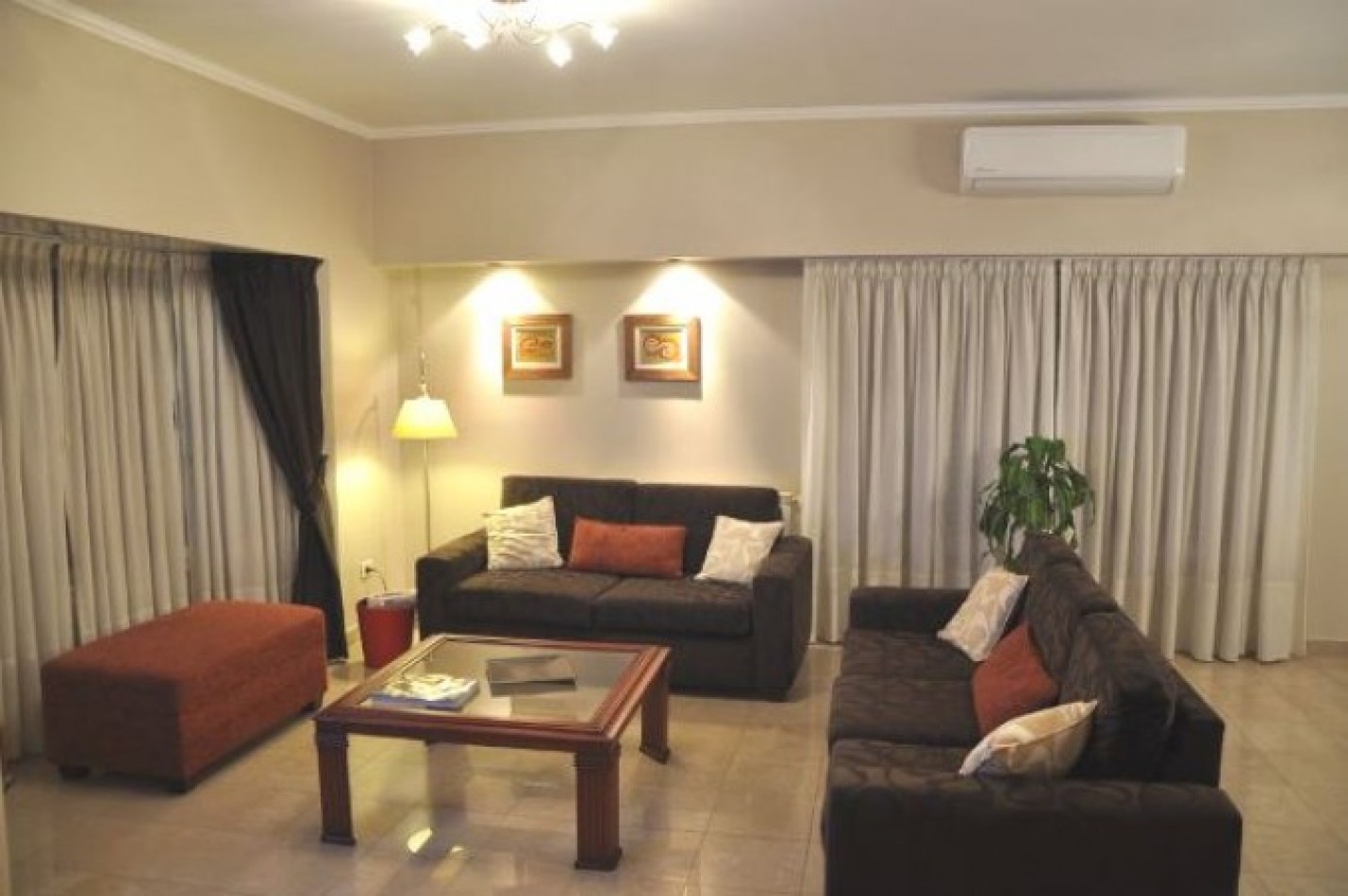 CASA QUINTA BARRIO EL TREBOL - EXCELENTE PROPIEDAD - MUY BUENA UBICACIÓN