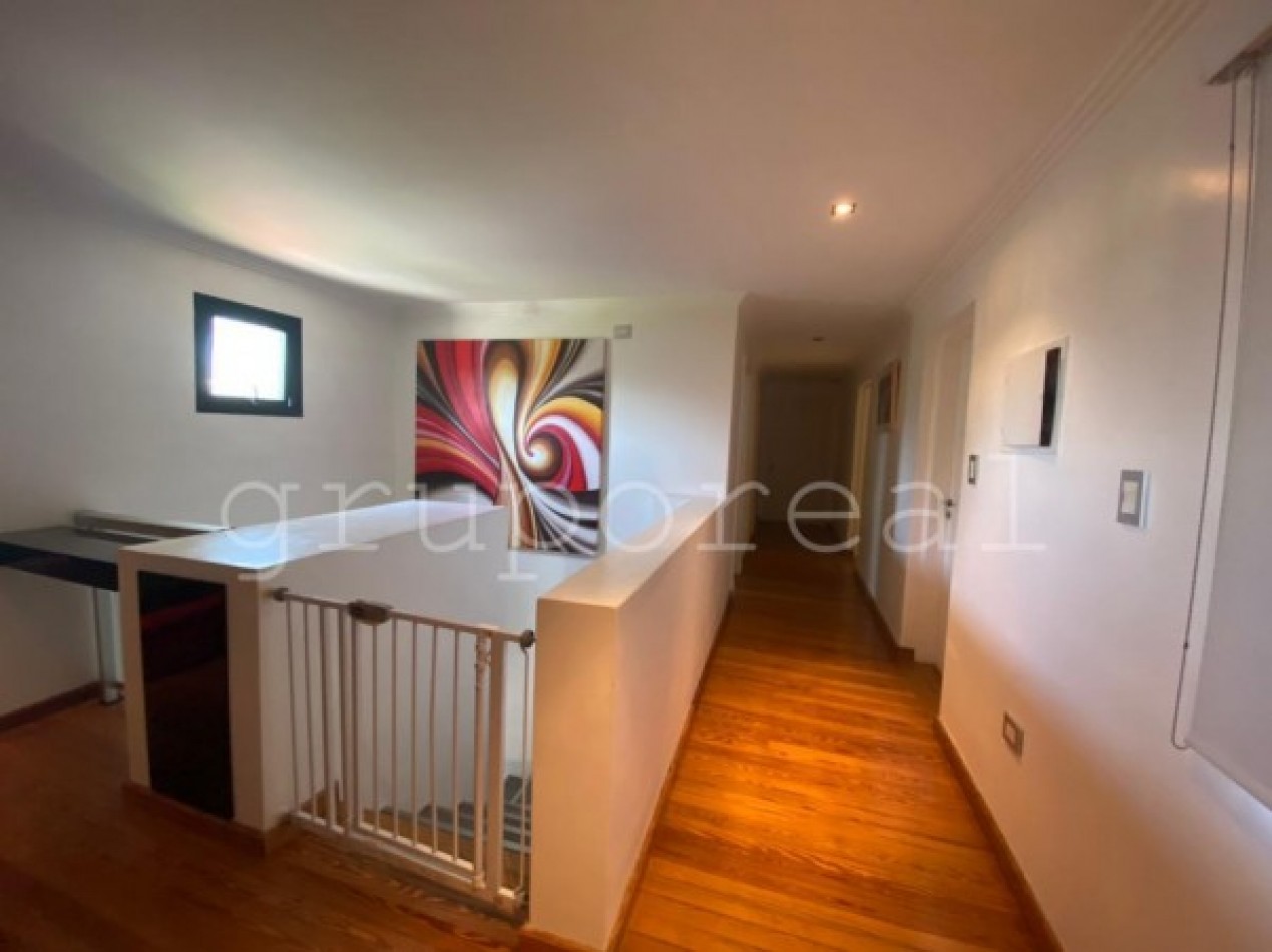 EL ROCIO - Amplia casa sobre gran lote de 900 m2