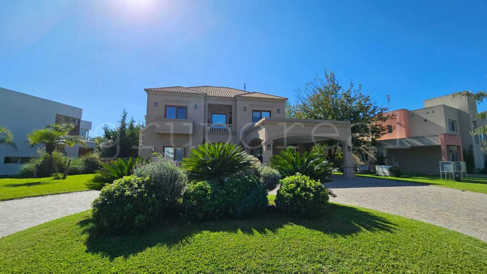 TERRALAGOS- Residencia Estilo Toscano - Lote fondo al Bosque de Terralagos