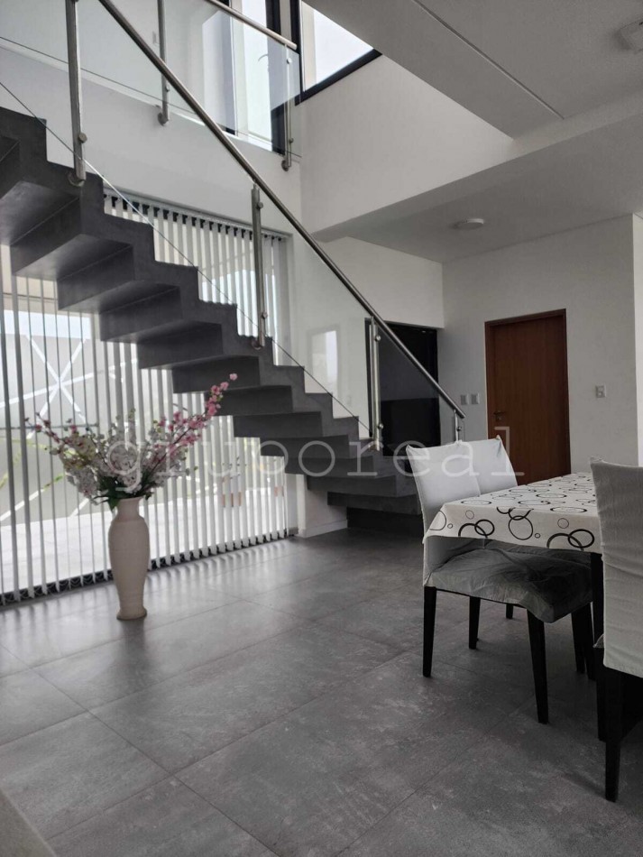 TERRALAGOS - Casa en venta Barrio Plaza con lote a espacio verde